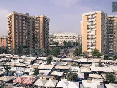 Il mercato di abbigliamento e casalinghi di via Salvemini, appuntamento fisso e imperdibile del gioved� mattina: l�area dedicata al mercato � quella di piazzale Lorusso, racchiuso tra le vie Omodeo, Sorrentino, Guido d�Orso e Salvemini